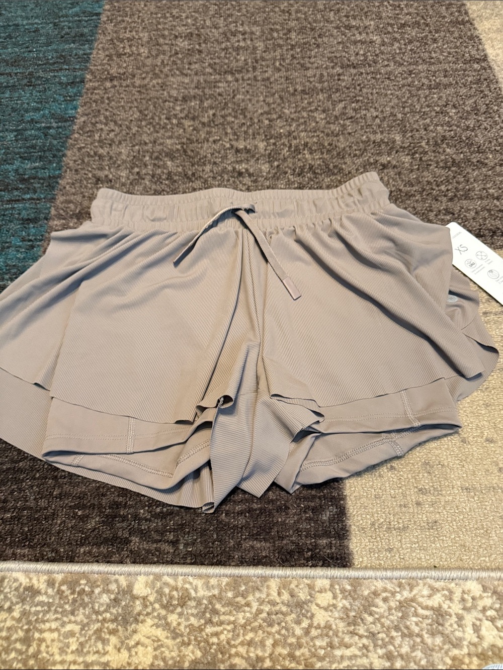 Harmony balance Women’s Active Layered Shorts in Light Taupe